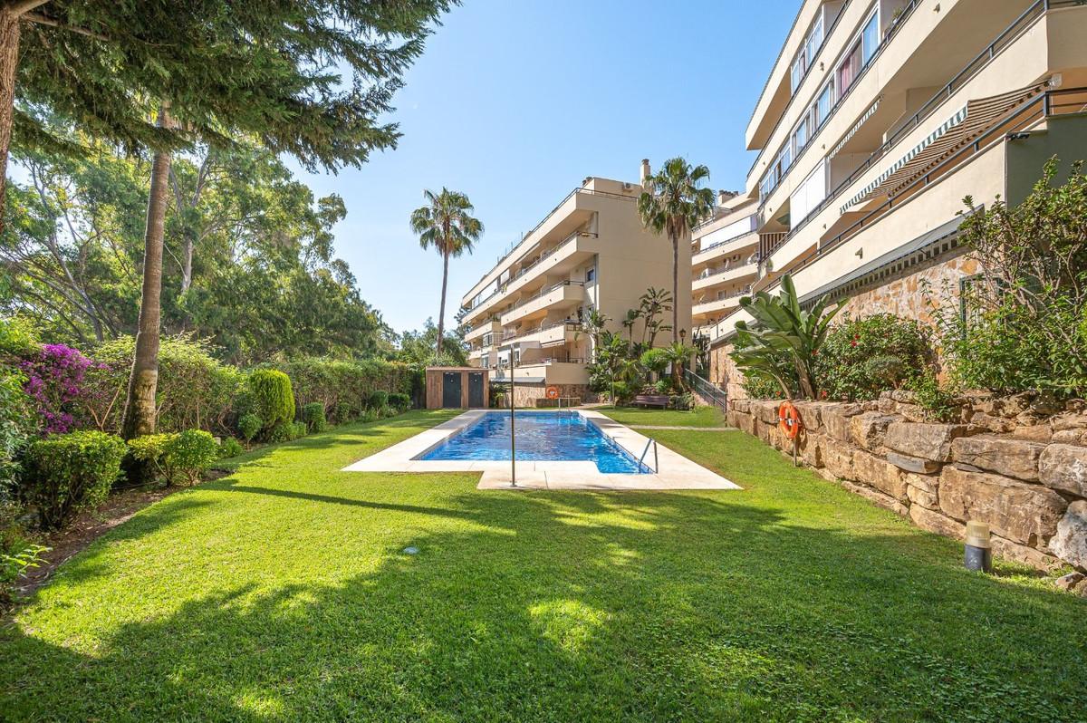Apartment Penthouse in Calahonda