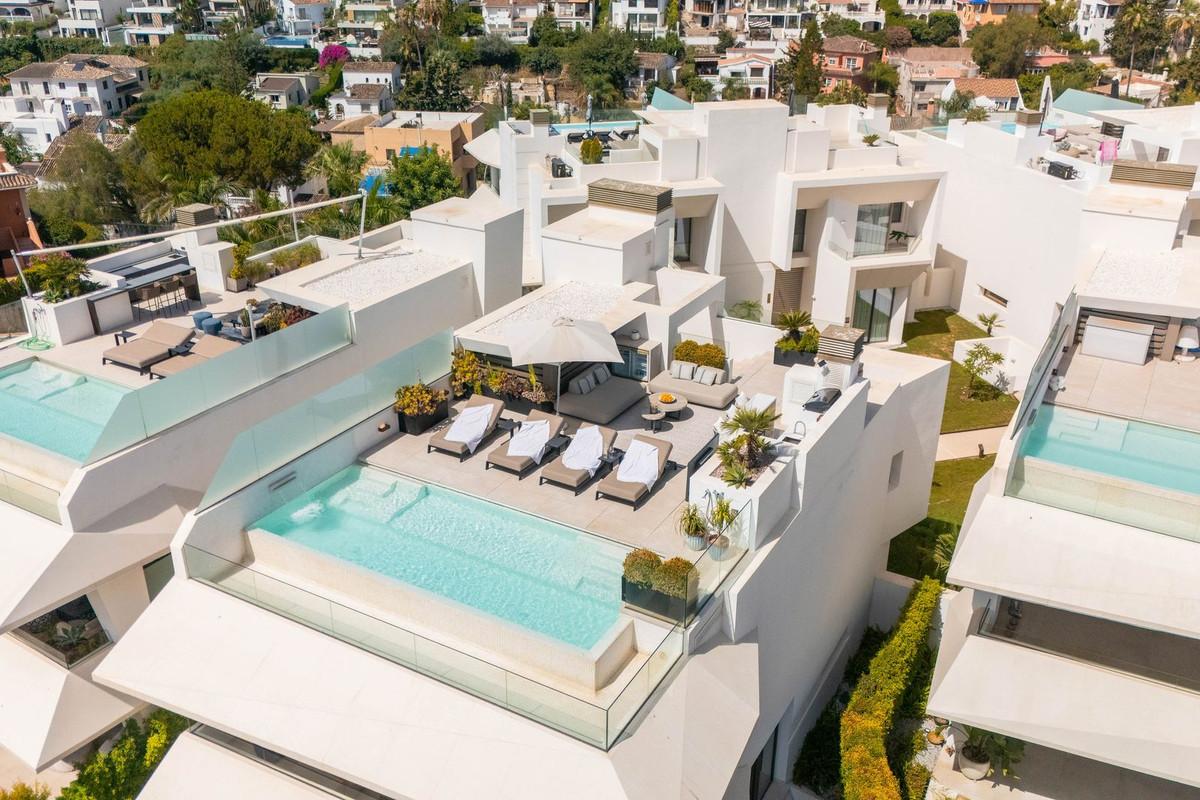 Villa Detached in Nueva Andaluc&iacute;a