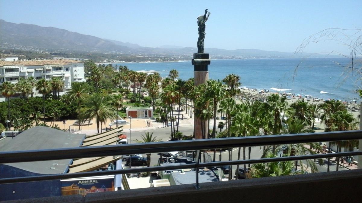 Apartment Middle Floor in Puerto Banús