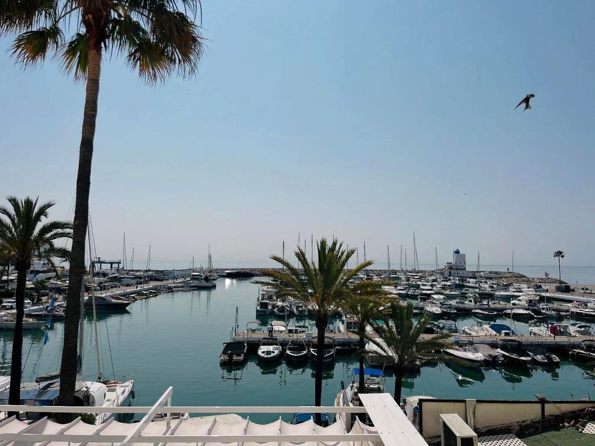 Apartment Middle Floor in La Duquesa