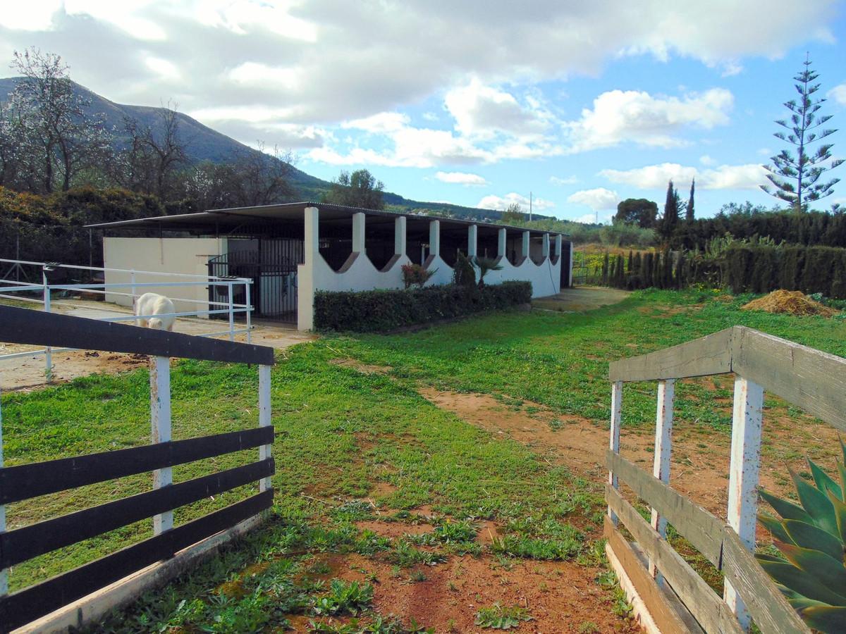 Commercial Stables in Alhaurín el Grande