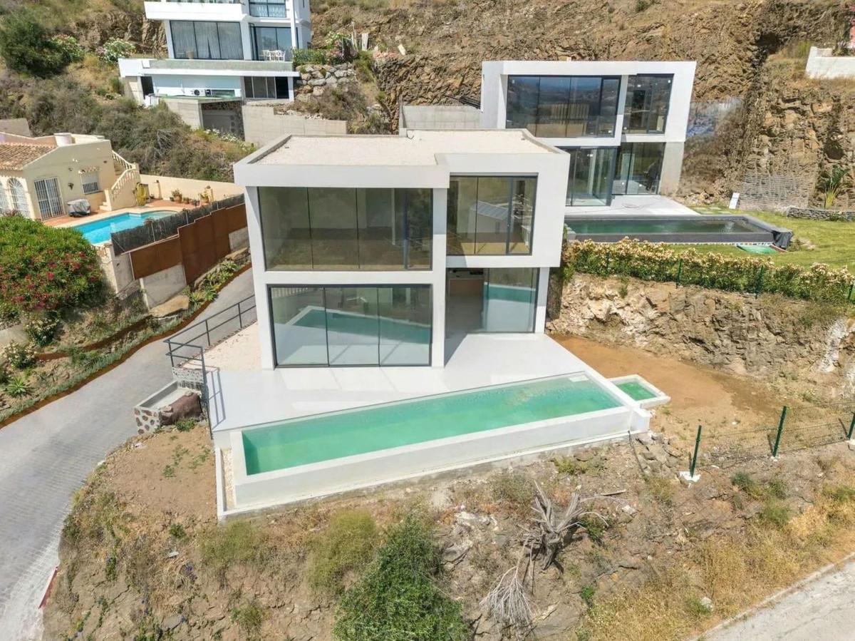 Villa Detached in Cerros del Aguila
