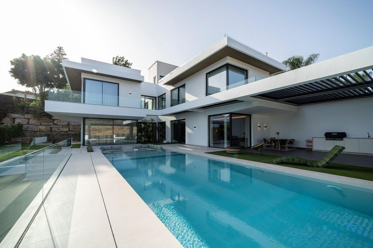Villa Detached in El Paraiso