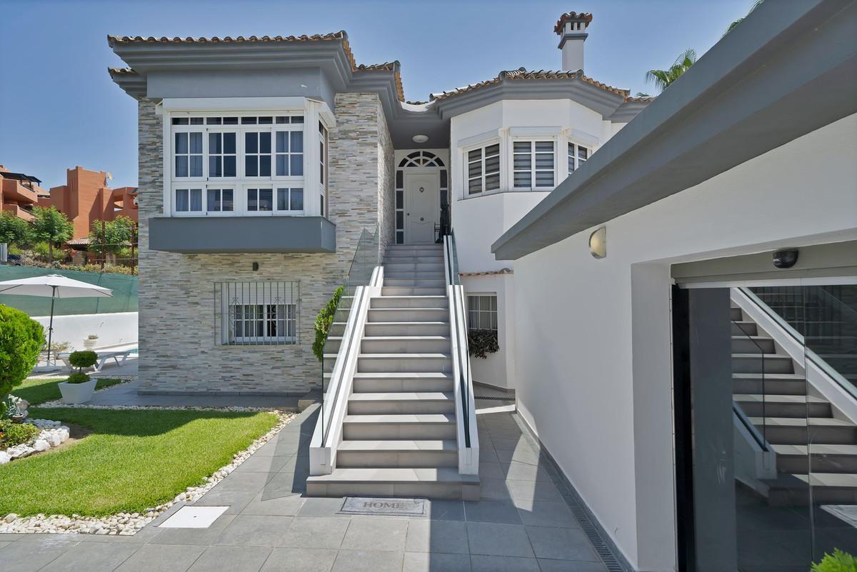 Villa Detached in Estepona