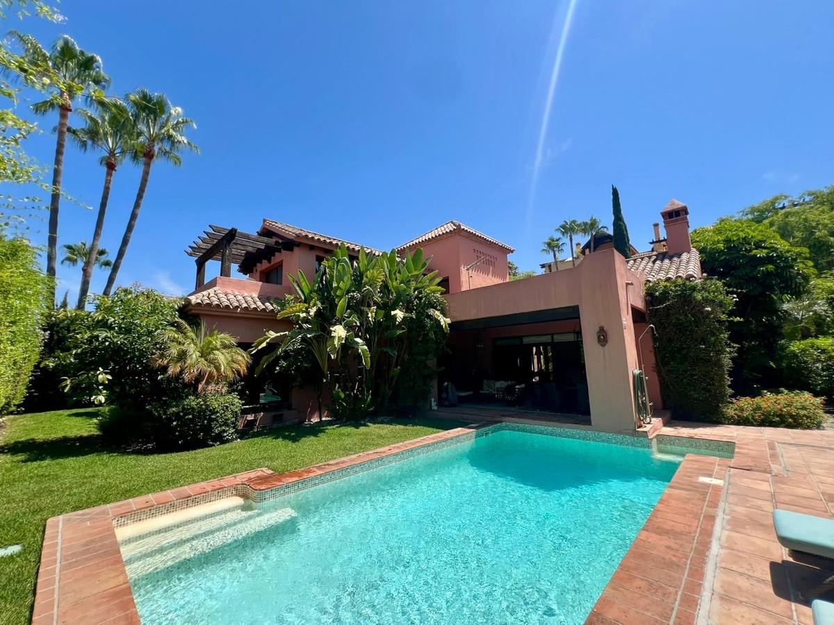 Villa Detached in Estepona