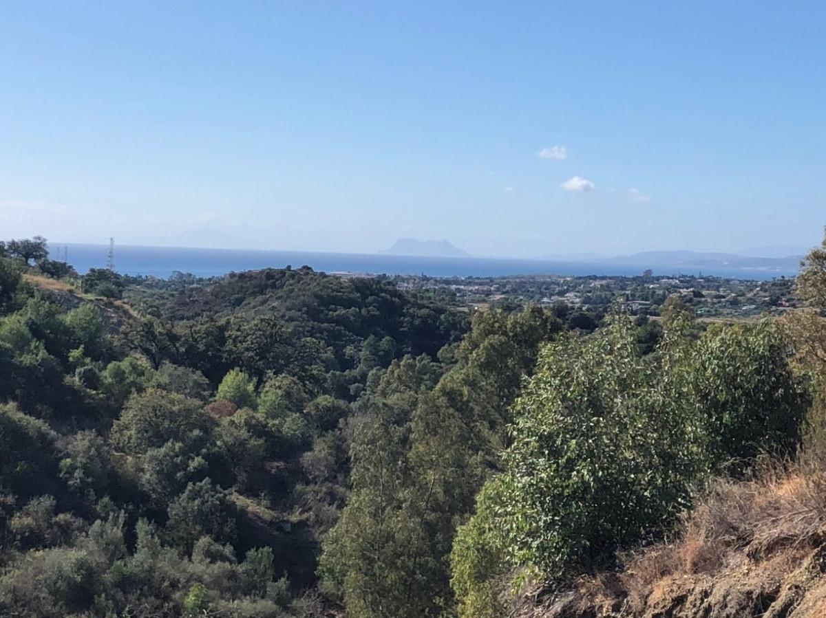 Plot Residential in Estepona