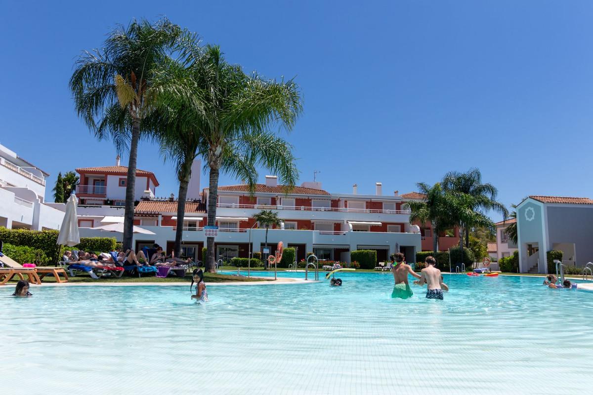 Apartment Ground Floor in El Paraiso