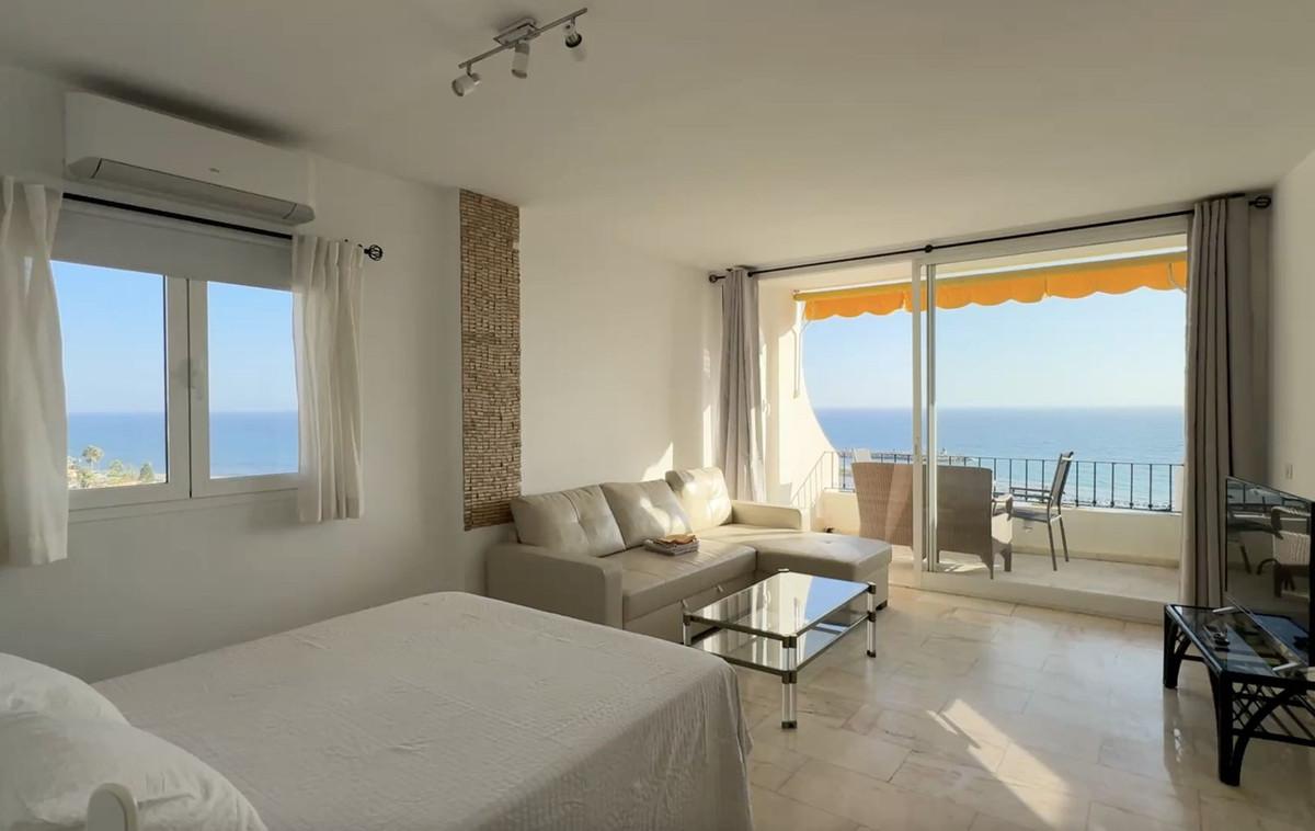 Apartment Middle Floor in Puerto de Cabopino
