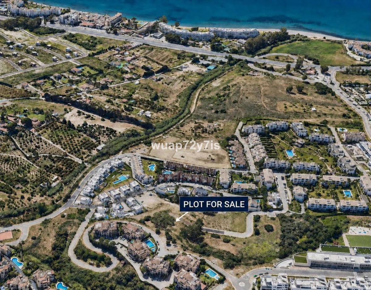 Plot Residential in Estepona