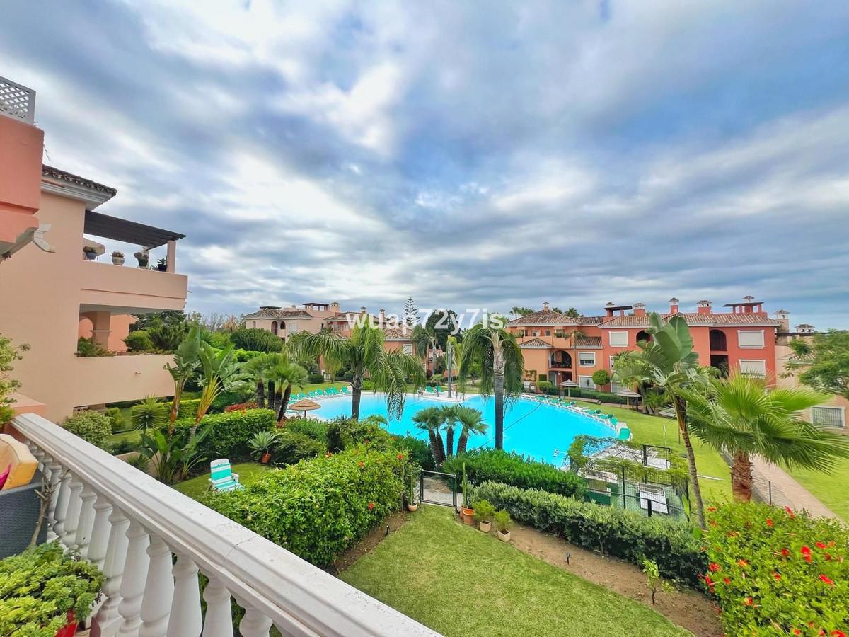 Apartment Middle Floor in Estepona