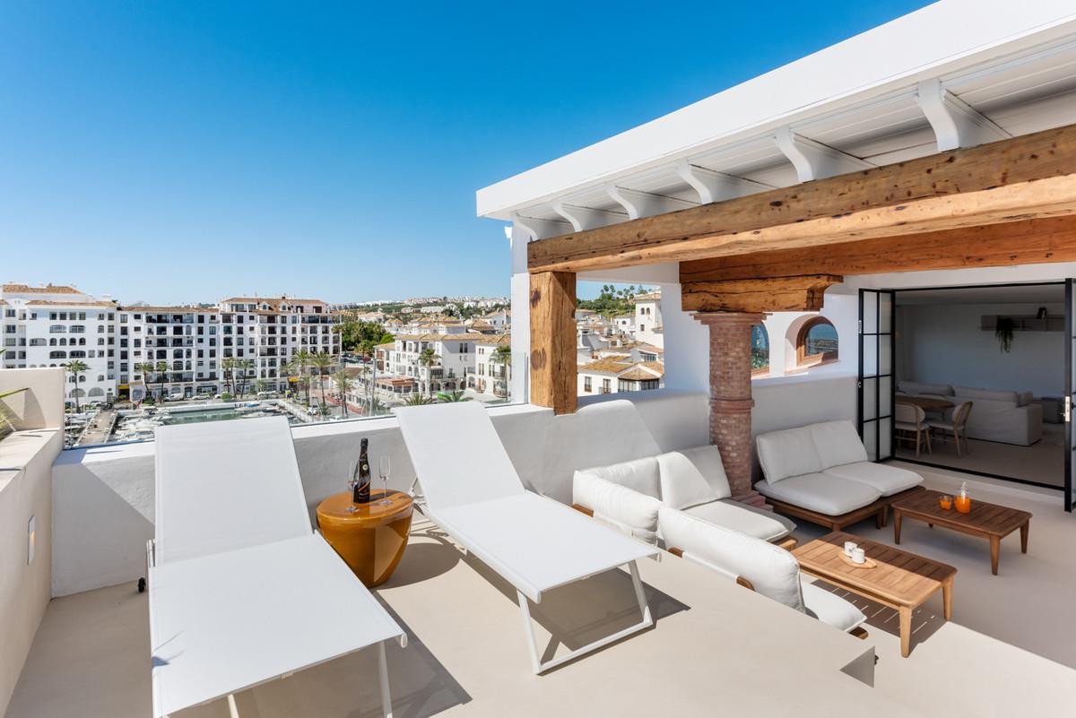 Apartment Penthouse Duplex in La Duquesa