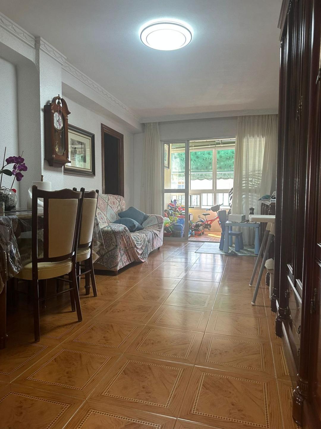 Apartment Middle Floor in Victoria Eugenia