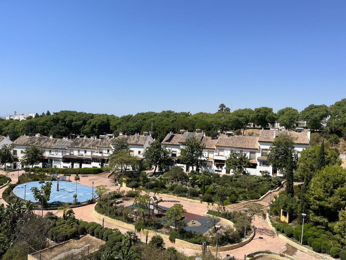Apartment Penthouse in Estepona