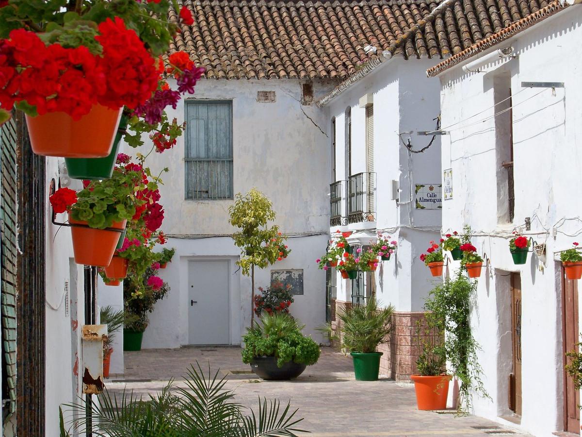 Villa Semi Detached in Estepona