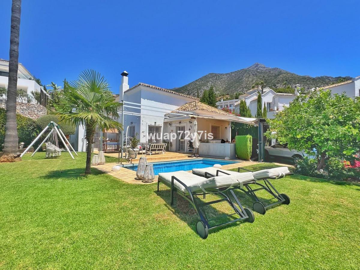 Villa Detached in Istán