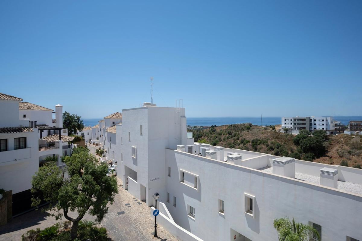 Apartment Penthouse Duplex in Altos de los Monteros