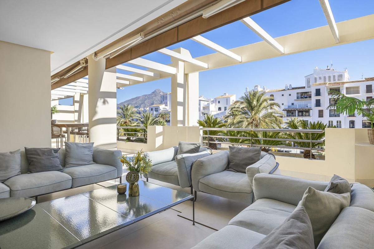 Apartment Middle Floor in Puerto Ban&uacute;s
