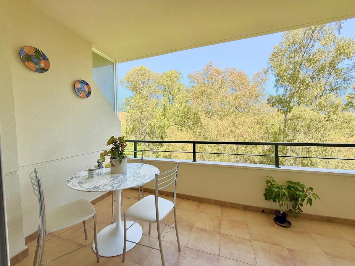 Apartment Middle Floor in Calahonda