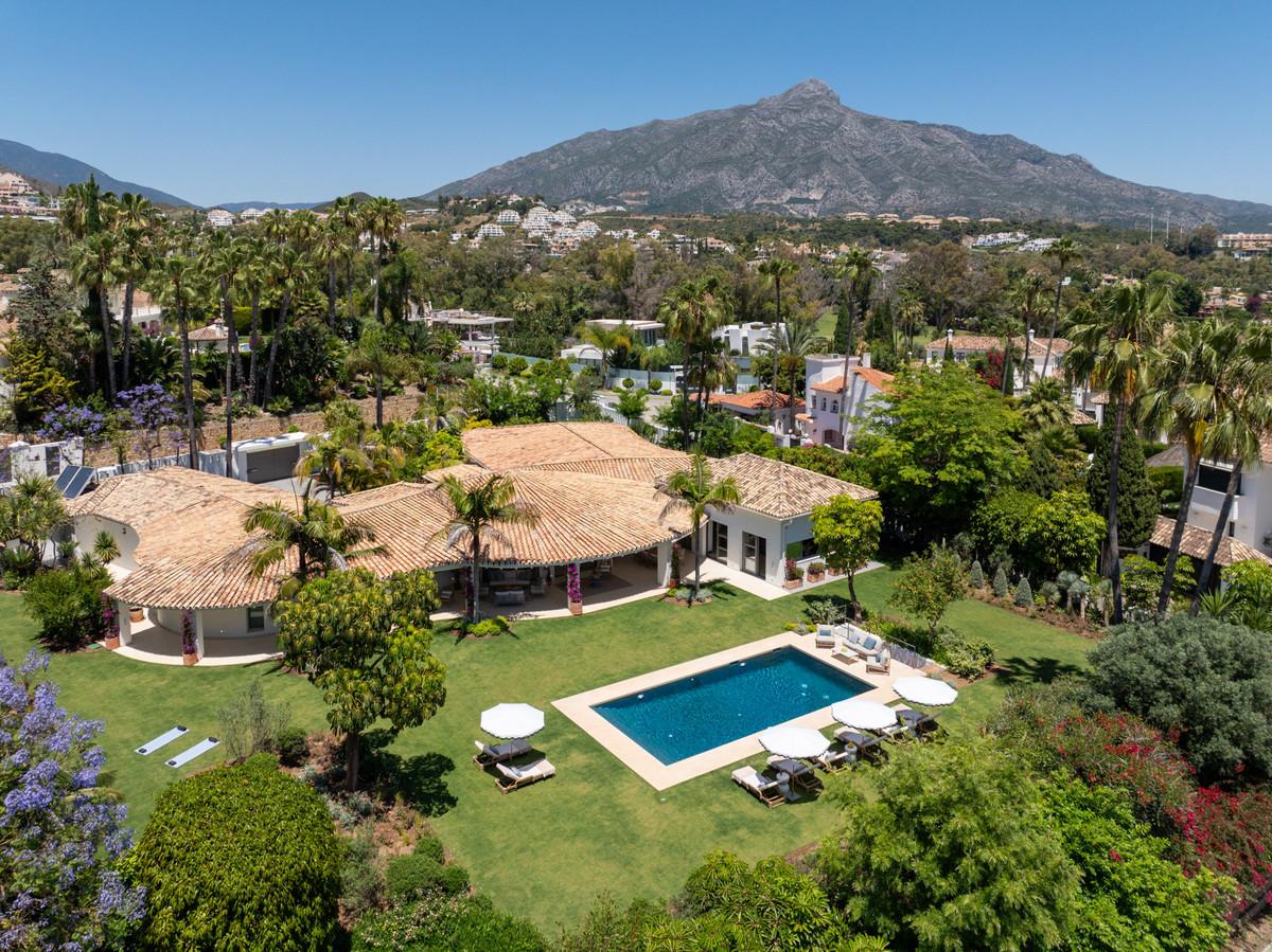 Villa Detached in Nueva Andalucía