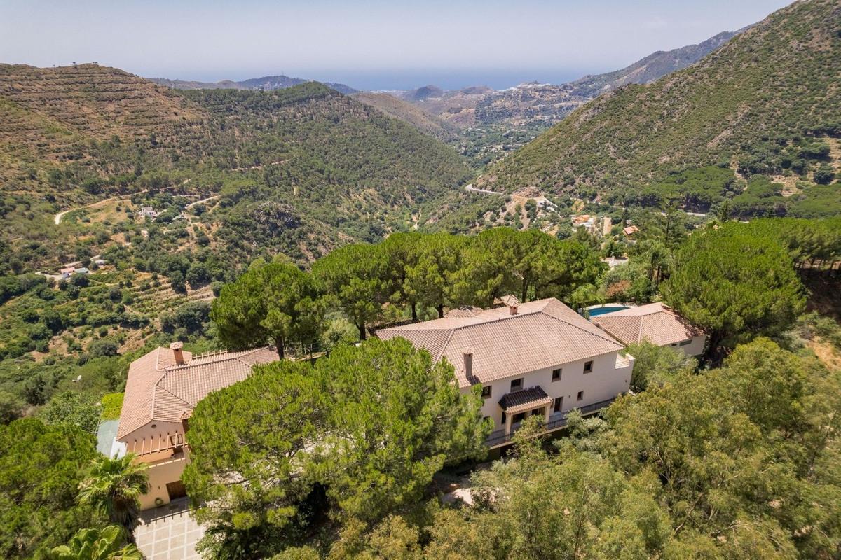 Villa Detached in Oj&eacute;n