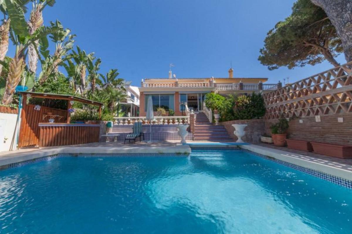 Villa Semi Detached in Puerto de Cabopino