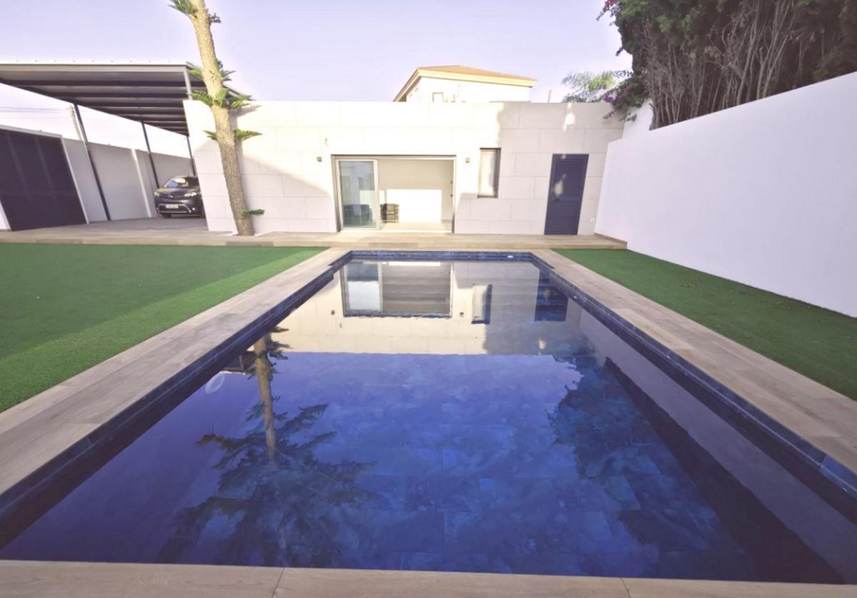 Villa Detached in El Coto