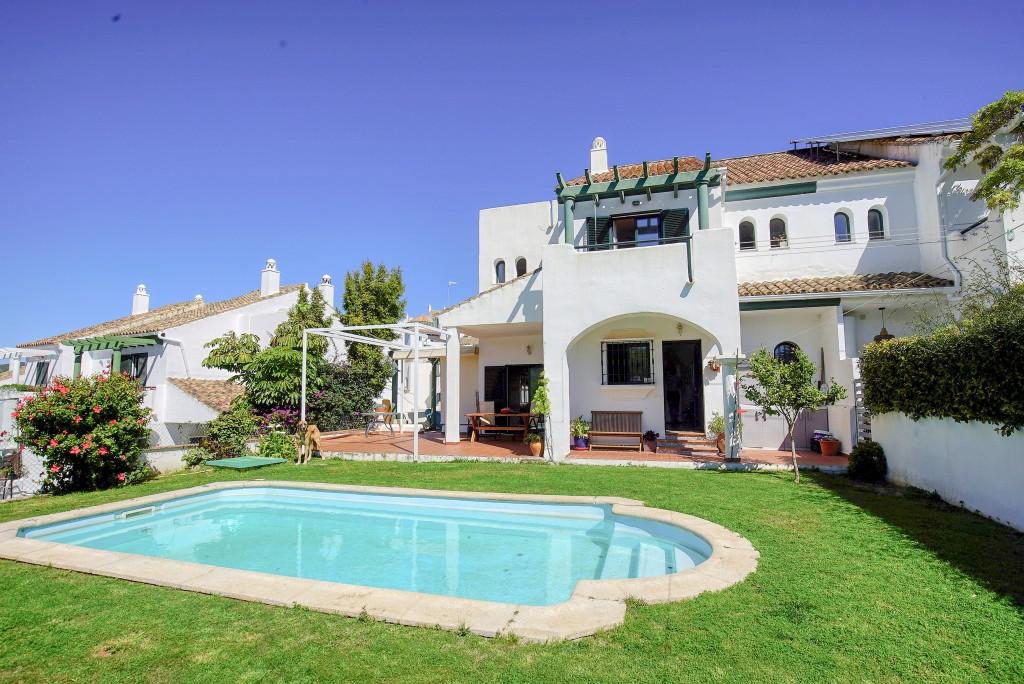 Villa Detached in La Duquesa