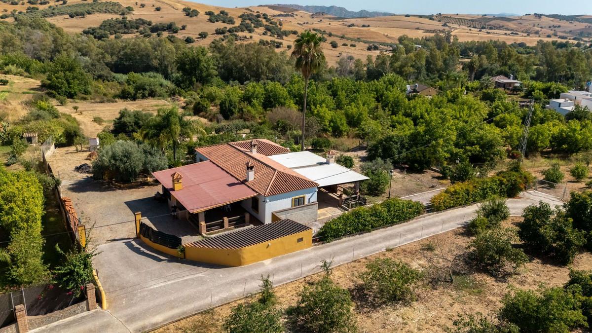 Villa Detached in Coín