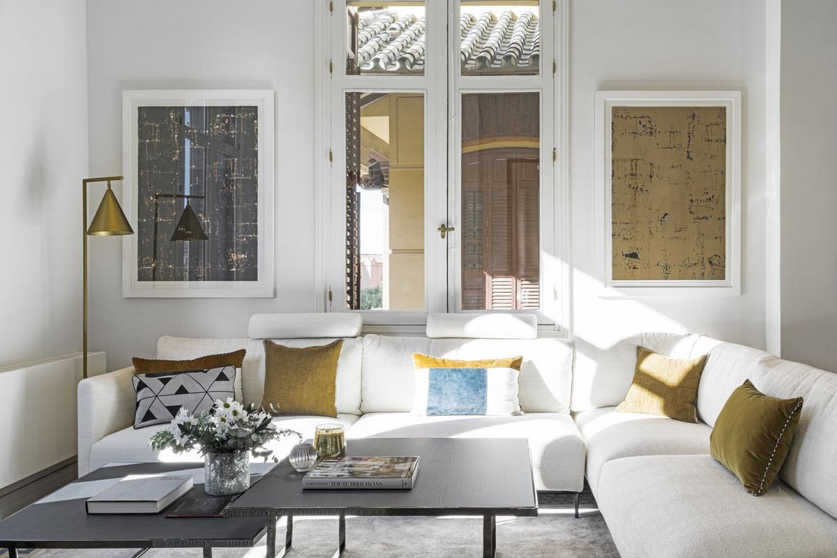 Apartment Middle Floor in Malagueta