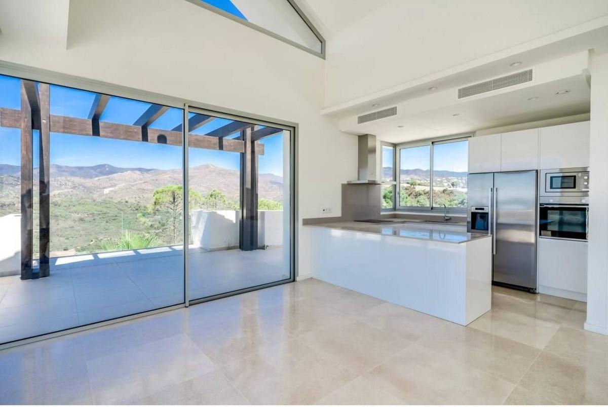 Apartment Penthouse in Benahavís