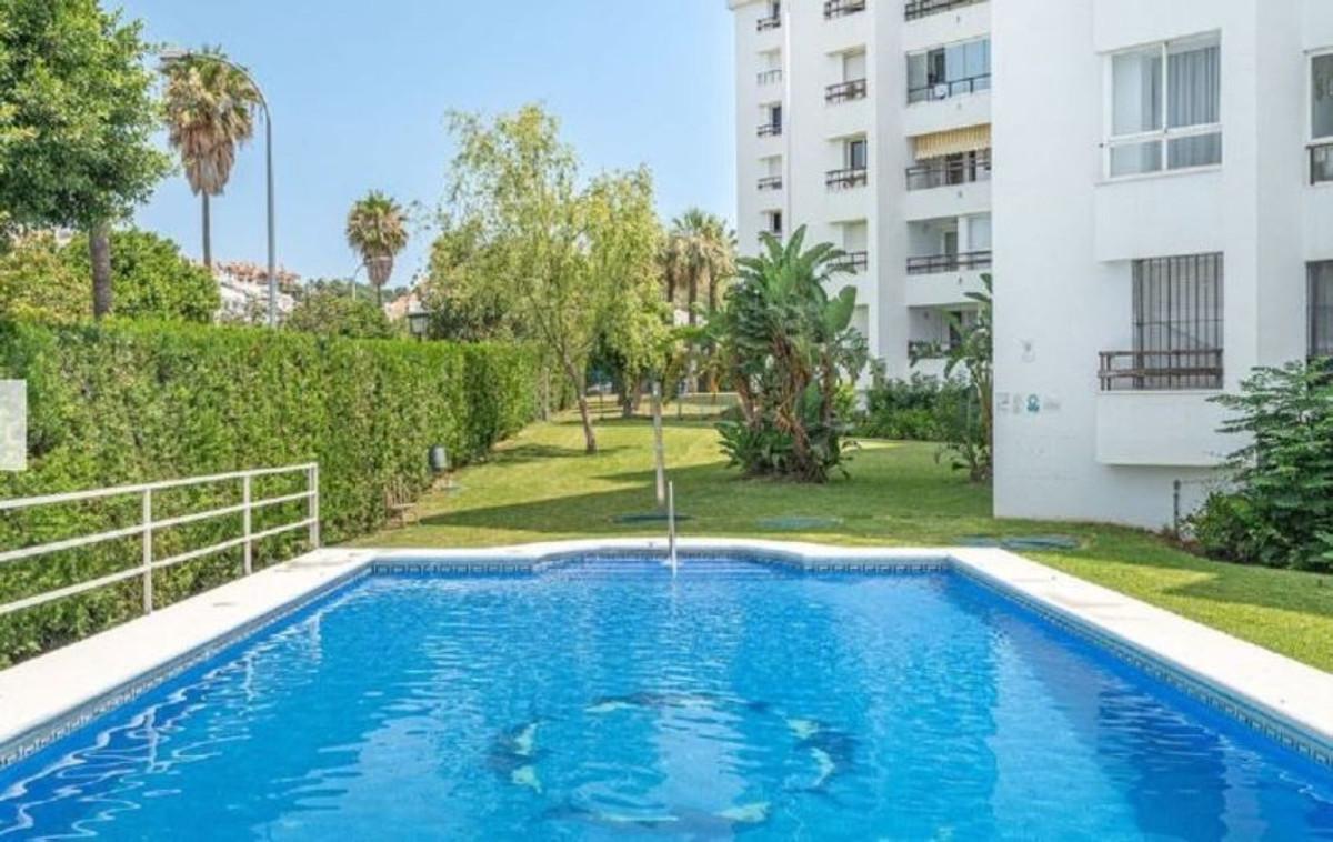 Apartment Middle Floor in Nueva Andalucía