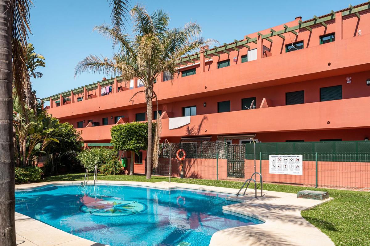 Apartment Middle Floor in Casares Playa