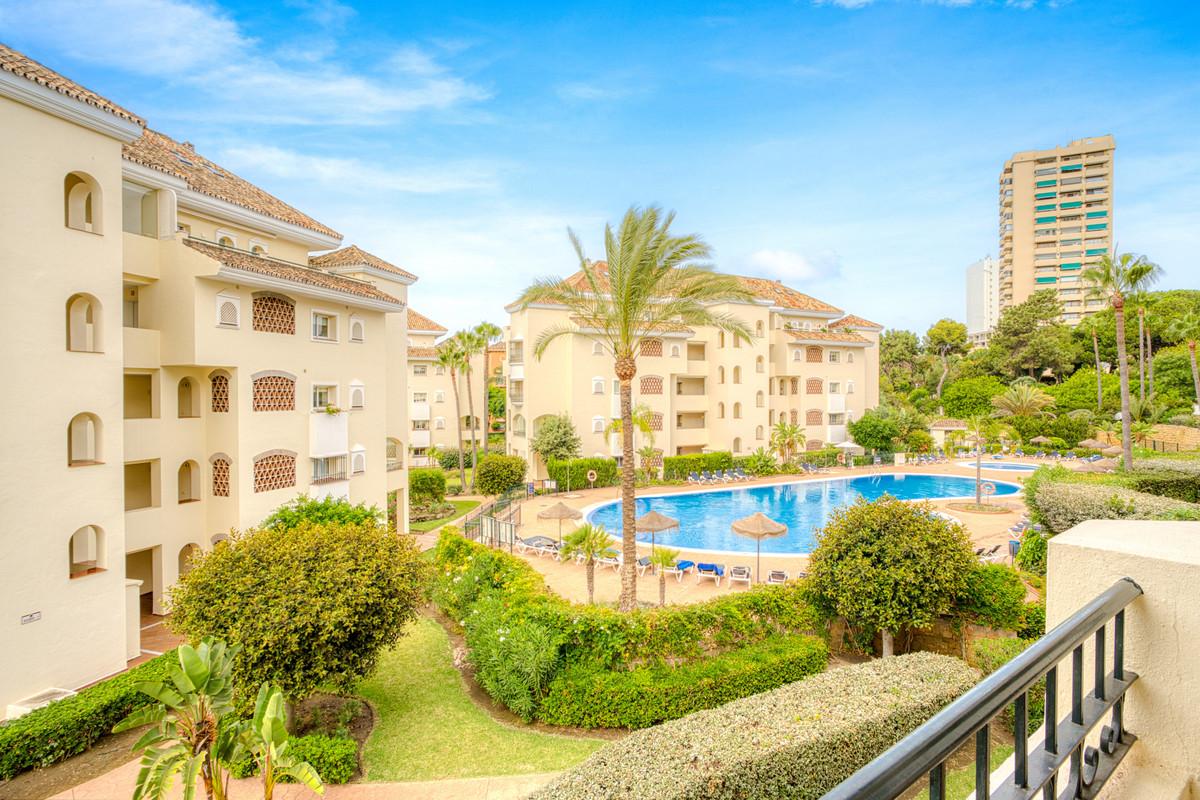 Apartment Middle Floor in Elviria