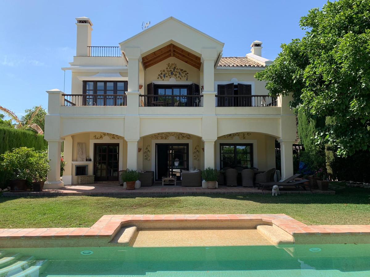 Villa Detached in Sierra Blanca