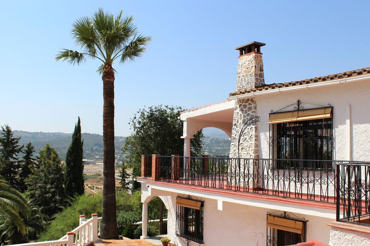 Villa Detached in Coín