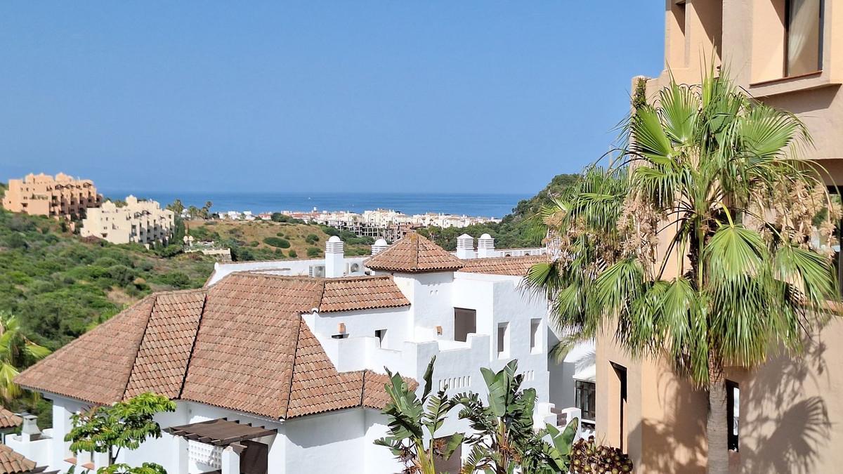 Apartment Middle Floor in La Duquesa