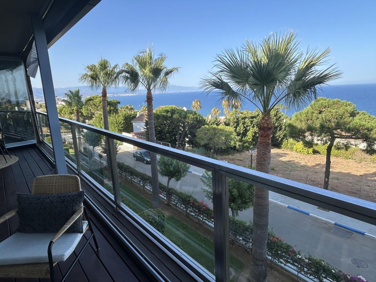 Apartment Middle Floor in Manilva