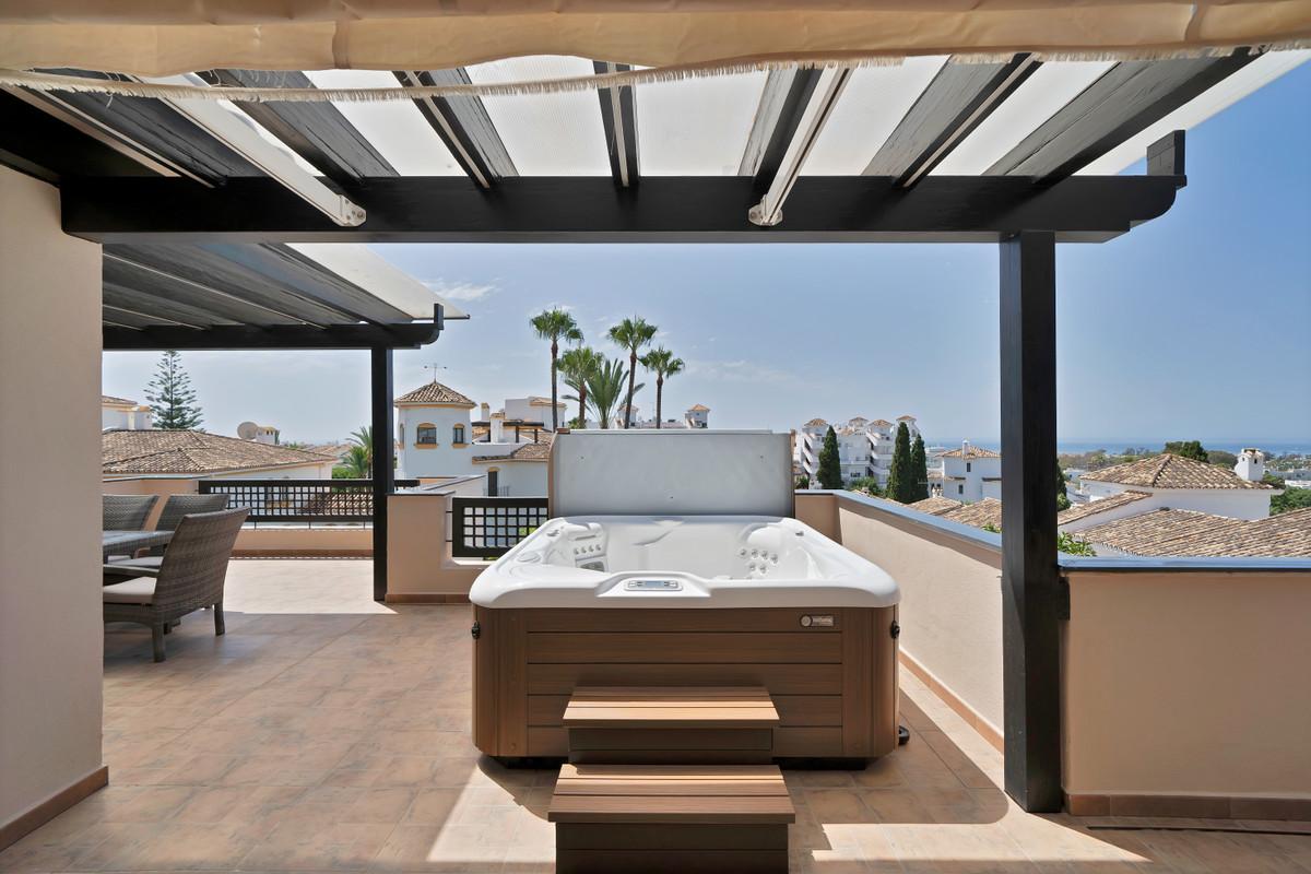 Apartment Penthouse in Puerto Banús
