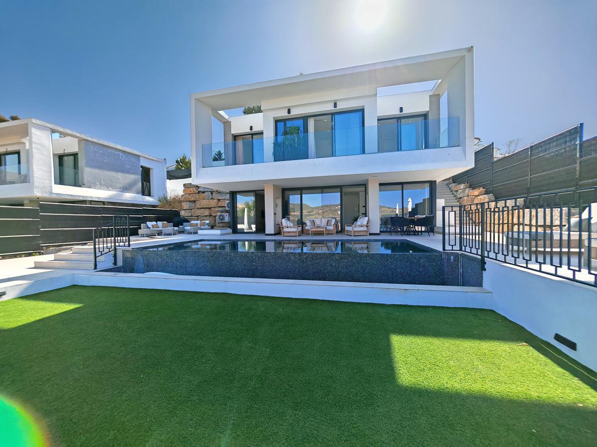 Villa Detached in Estepona