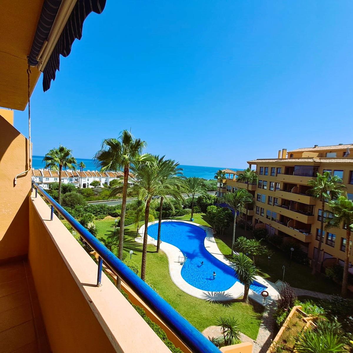 Apartment Middle Floor in Manilva