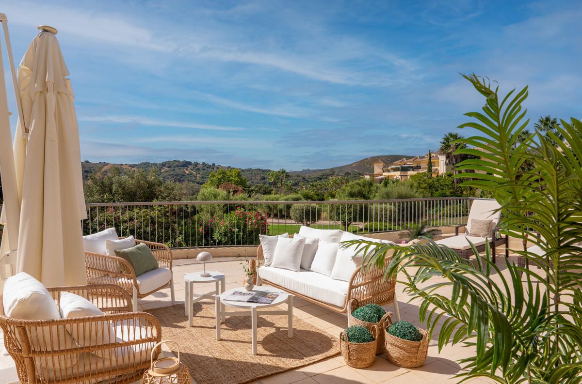 Apartment Middle Floor in San Roque Club
