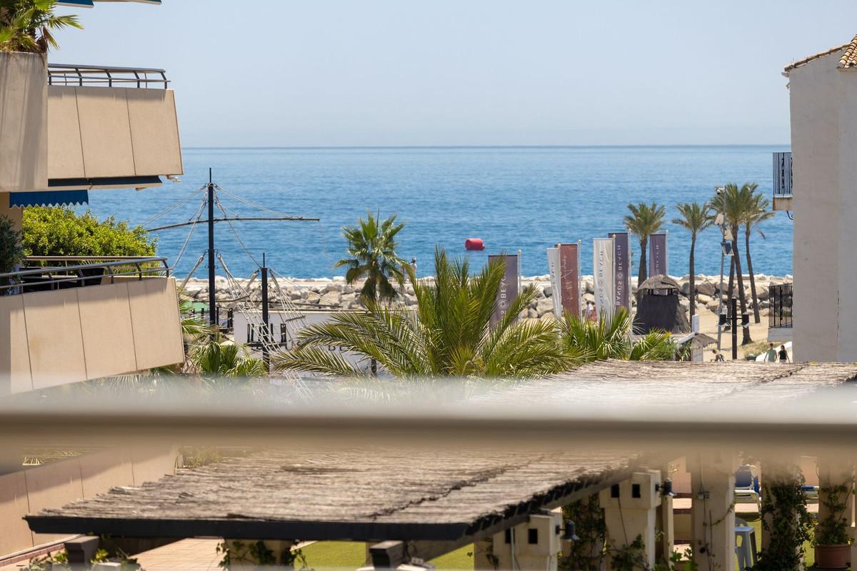 Apartment Middle Floor in Puerto Banús