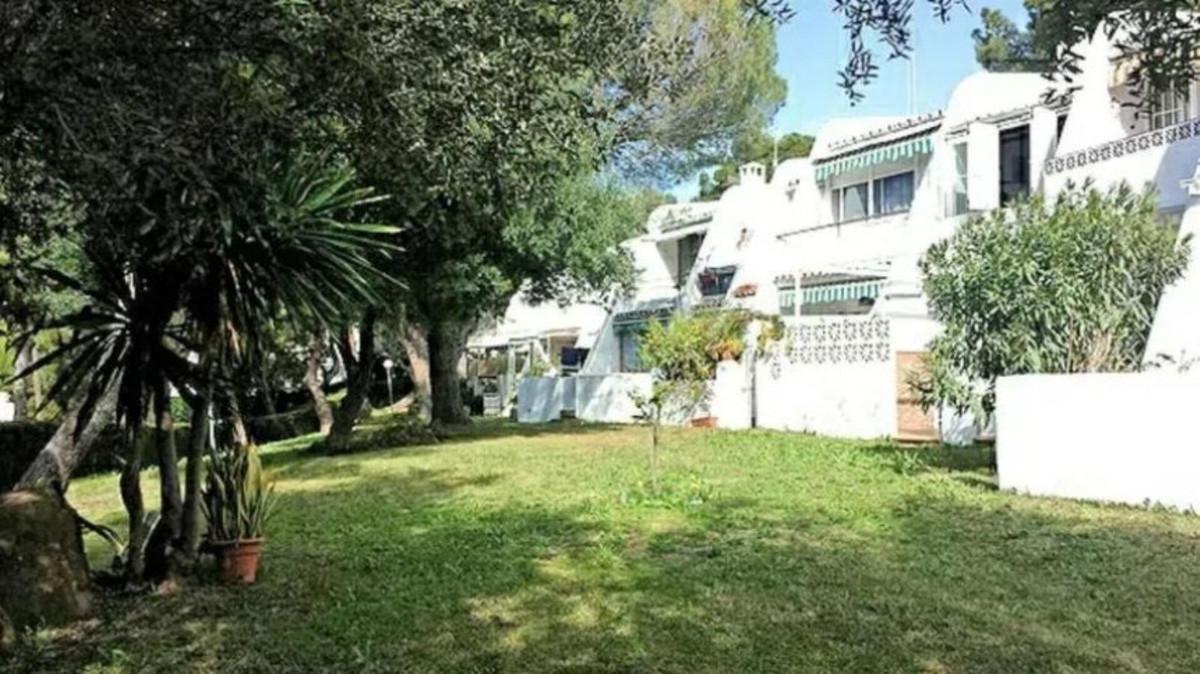 Apartment Middle Floor in Estepona