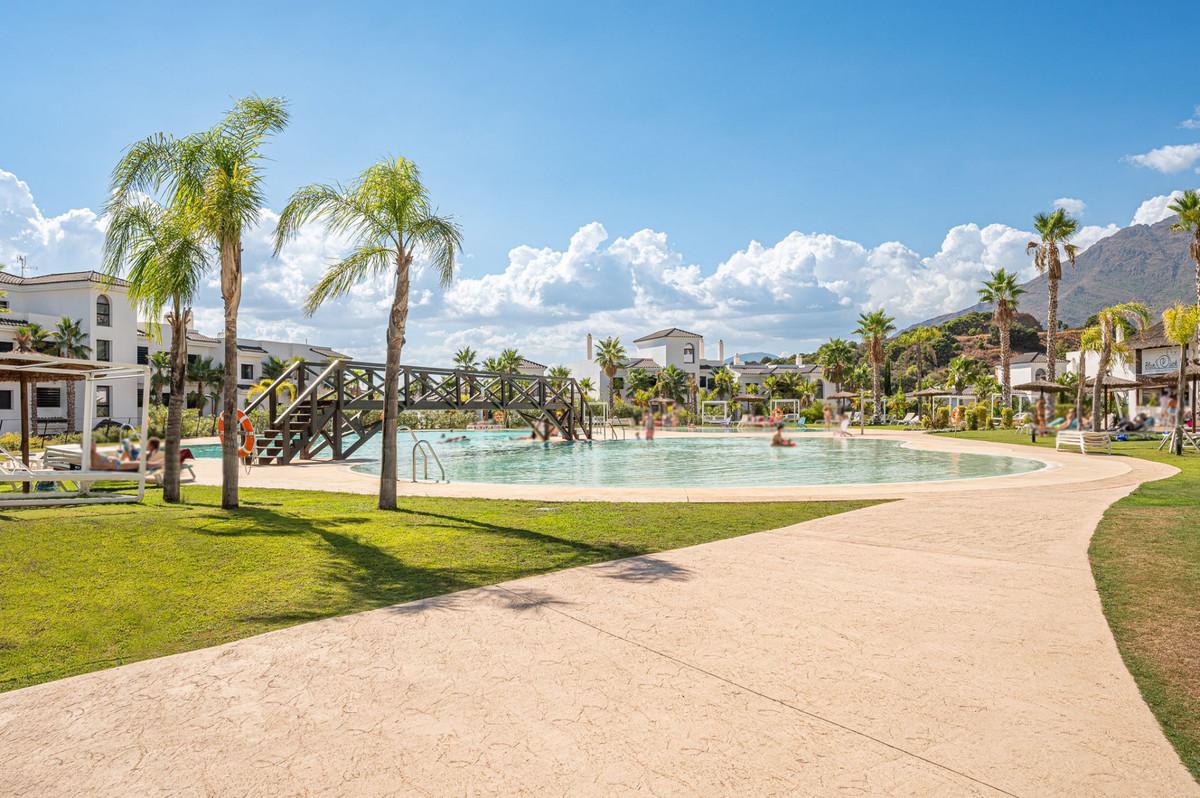 Apartment Middle Floor in Estepona