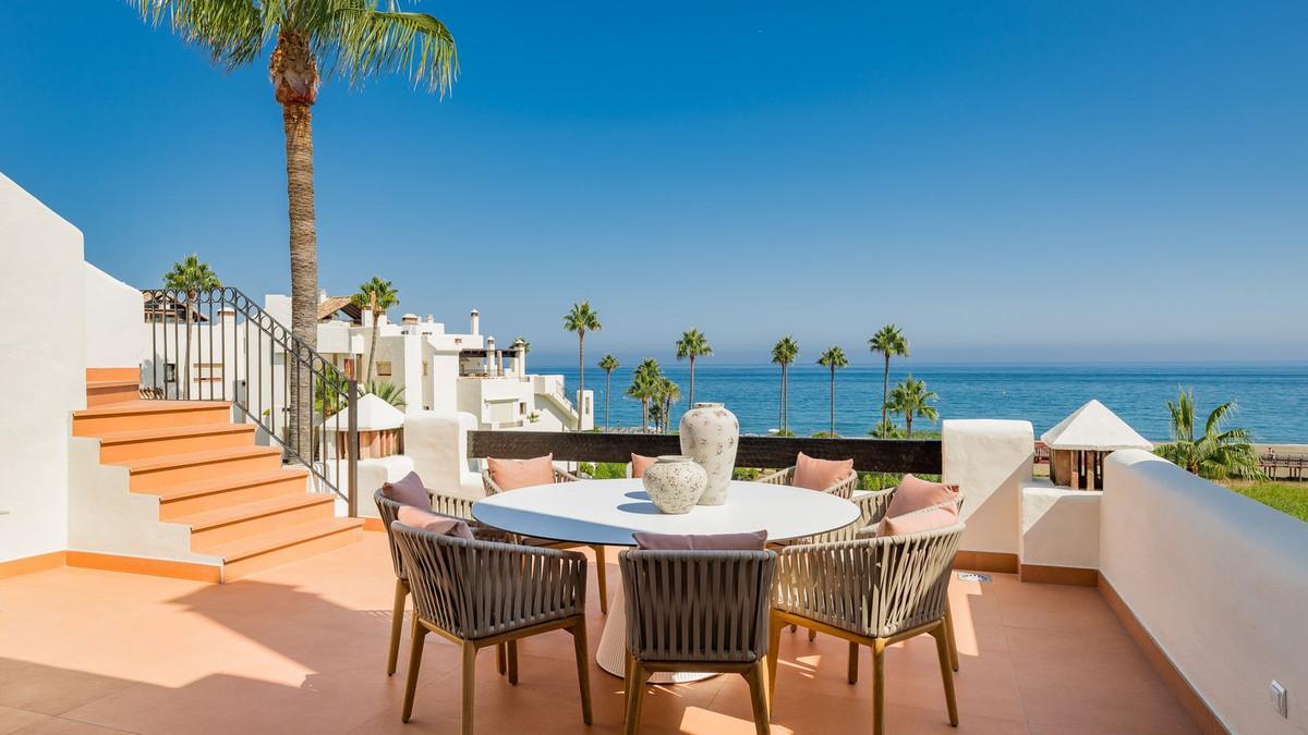 Apartment Penthouse in New Golden Mile
