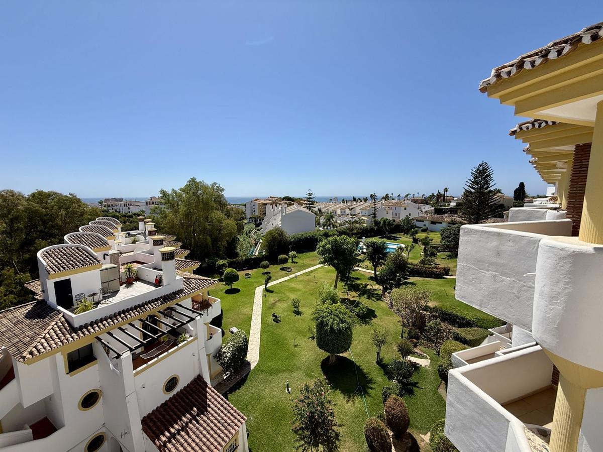 Apartment Penthouse in Calahonda