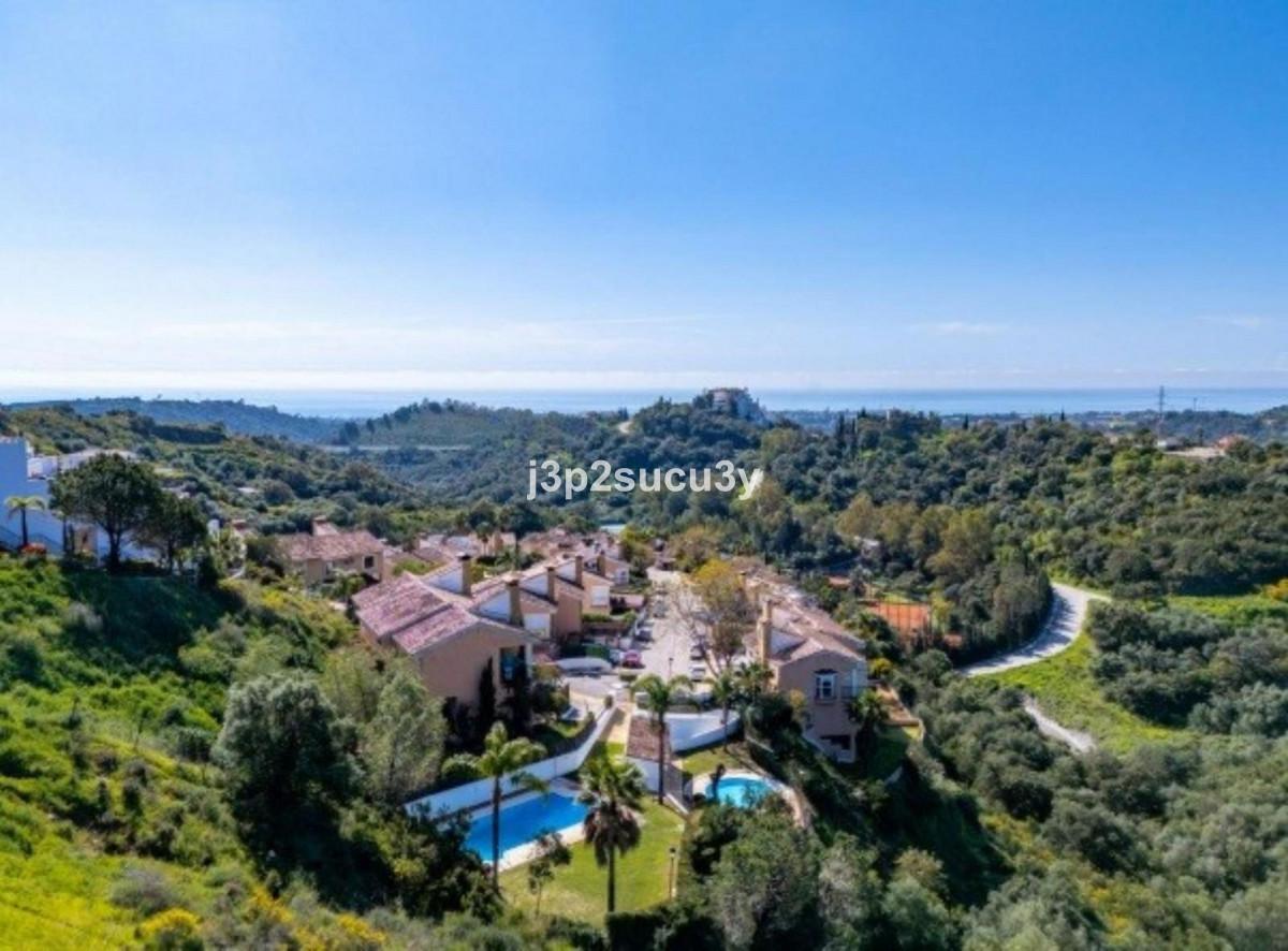 Villa Semi Detached in Estepona