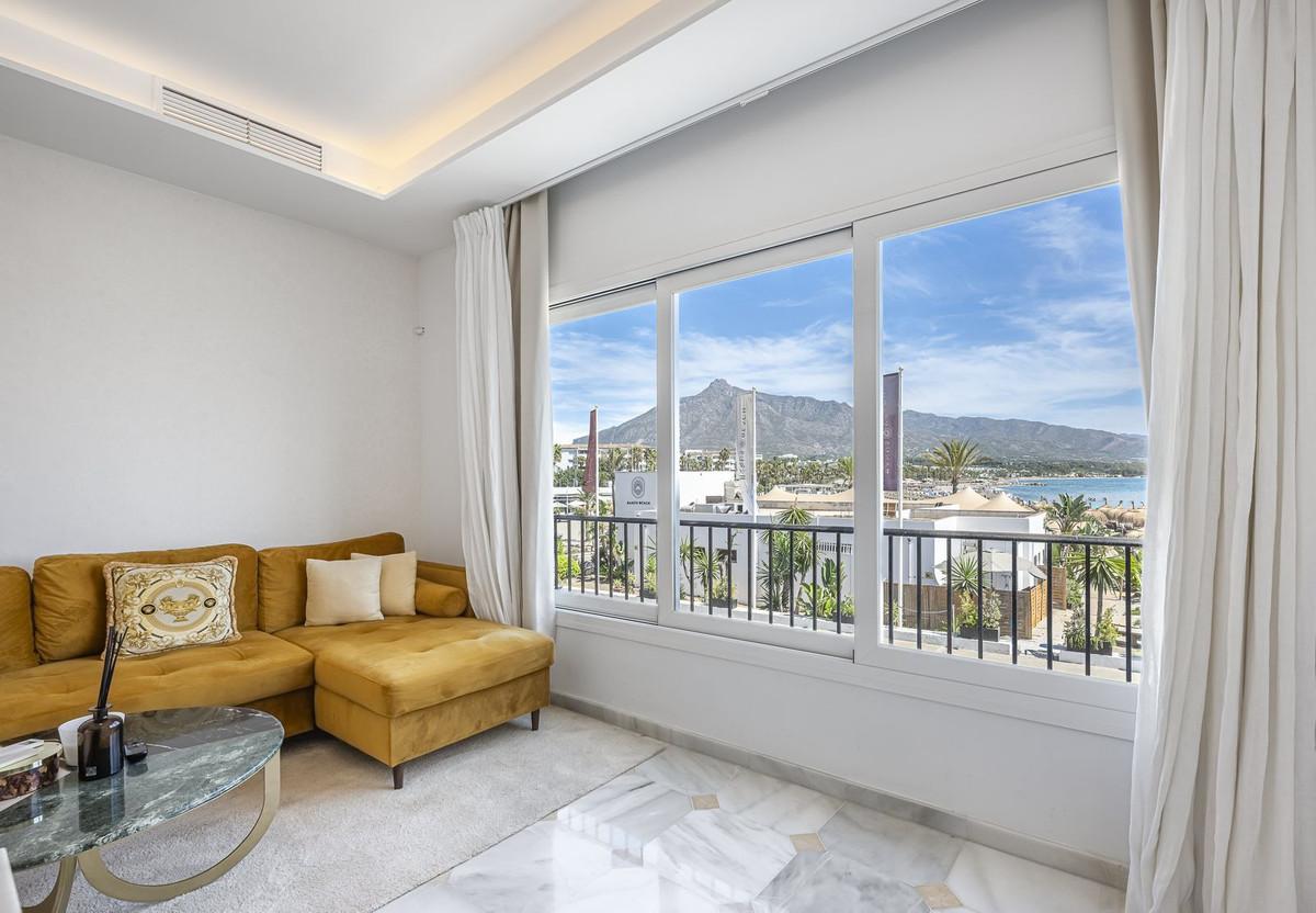 Apartment Middle Floor in Puerto Ban&uacute;s