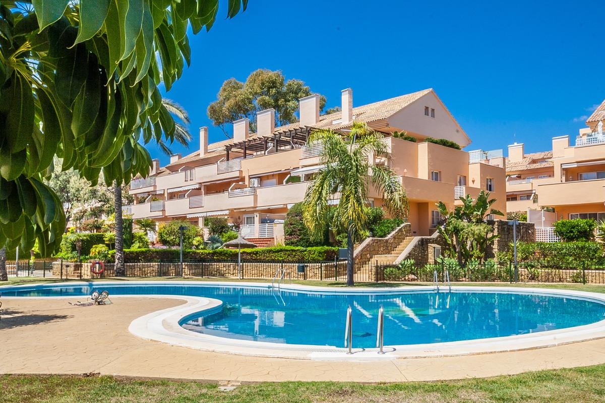 Apartment Middle Floor in Elviria