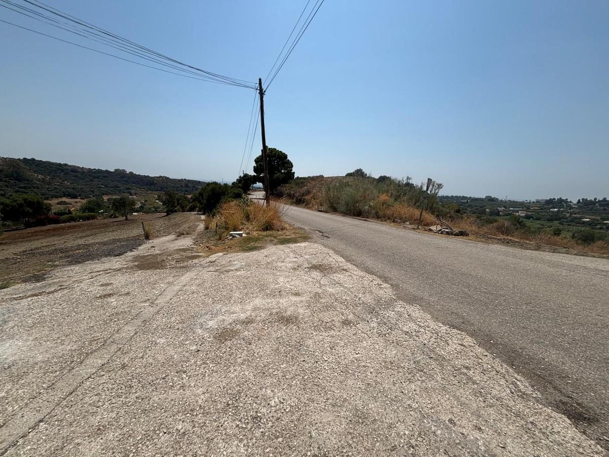 Plot Residential in Estepona